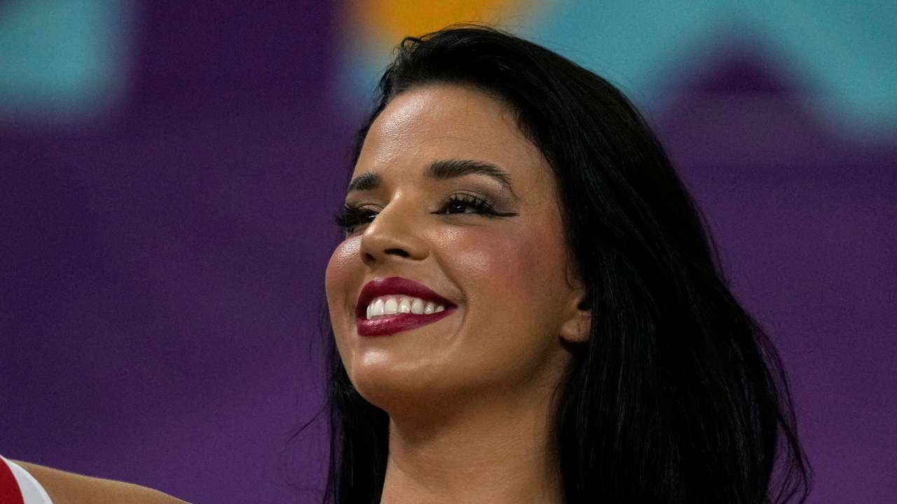 Ivana Knoll pazzesca: scopriamo chi è la tifosa più sexy del Qatar