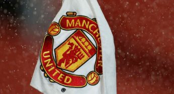Orrore al Manchester United: “Costretto a farlo davanti a tutti”