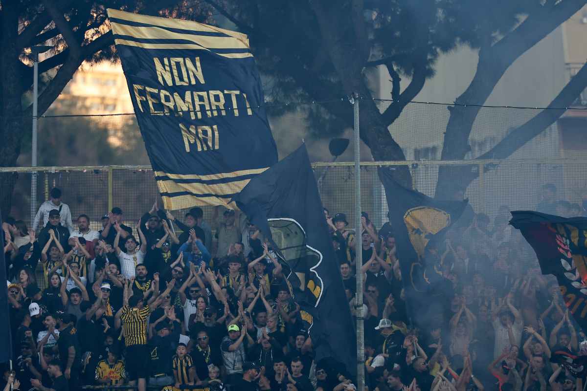 Tifosi Juve Stabia allo stadio