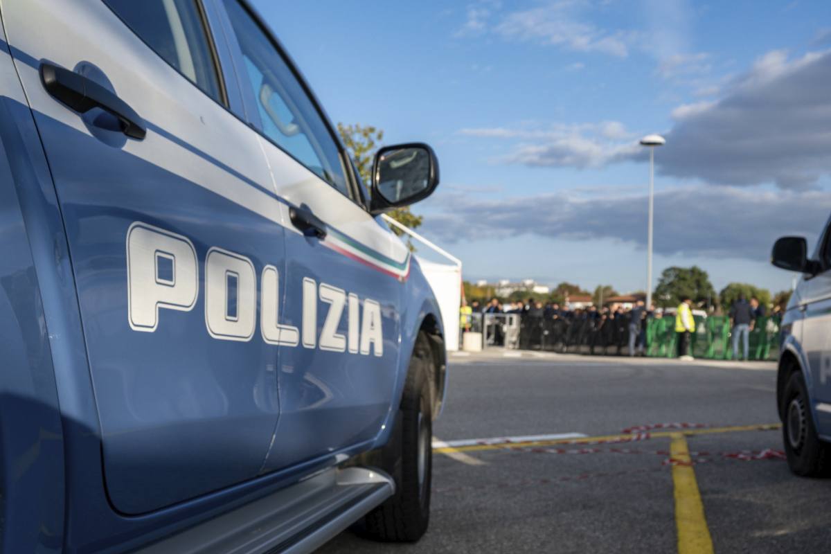 La macchina della polizia