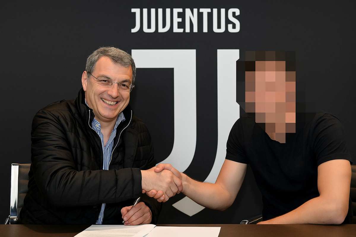 Comolli presenta un giocatore misterioso: immagine AI