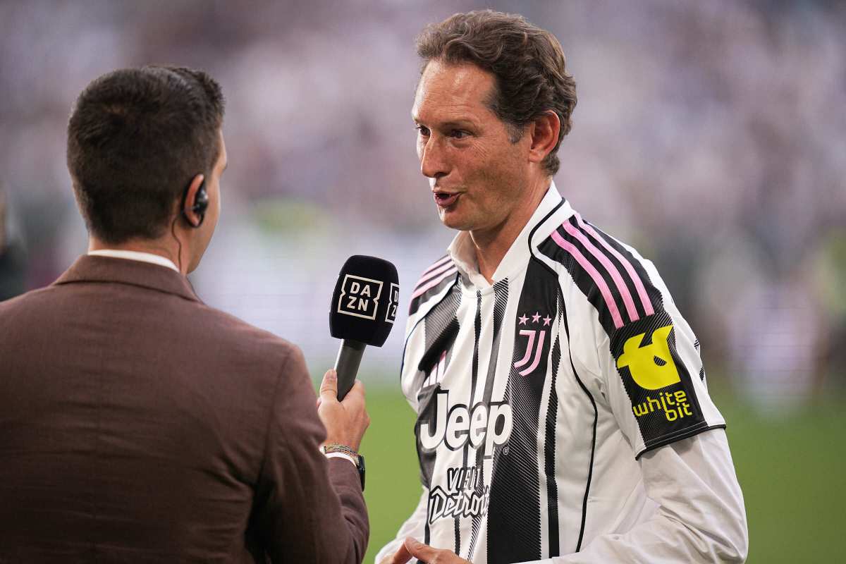 Elkann durante un'intervista