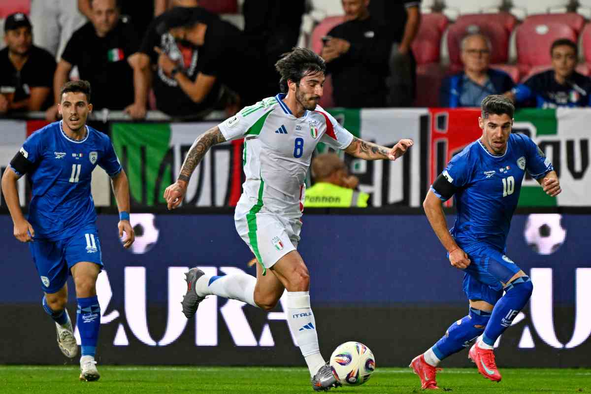 Tonali in azione con la maglia dell'Italia