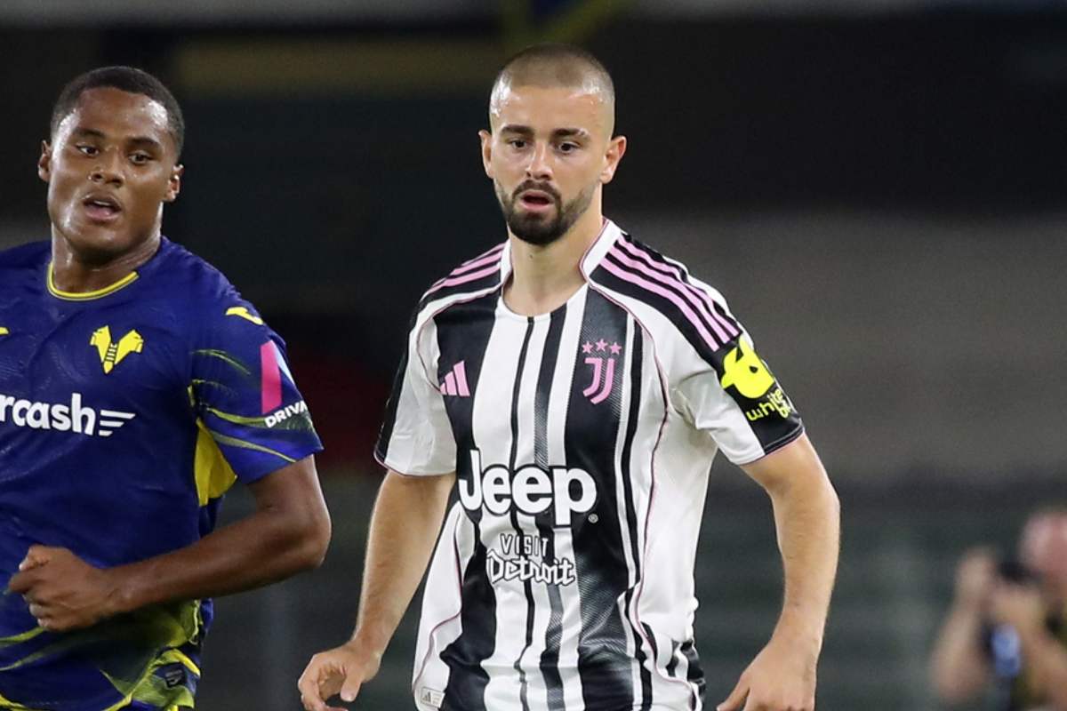 Zhegrova in azione con la Juve