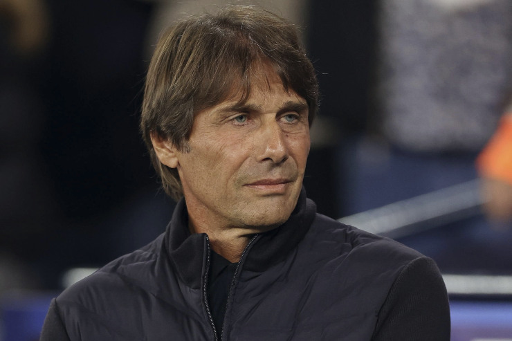 Antonio Conte sulla panchina del Napoli