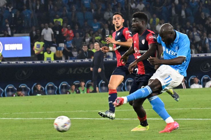 Lukaku in azione durante Napoli-Cagliari